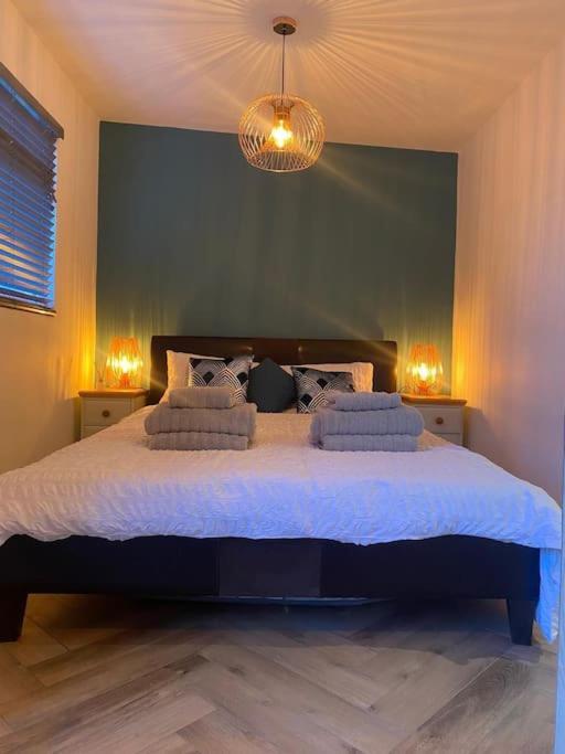 Cozy Cabin With Modern Comforts Wootton  エクステリア 写真
